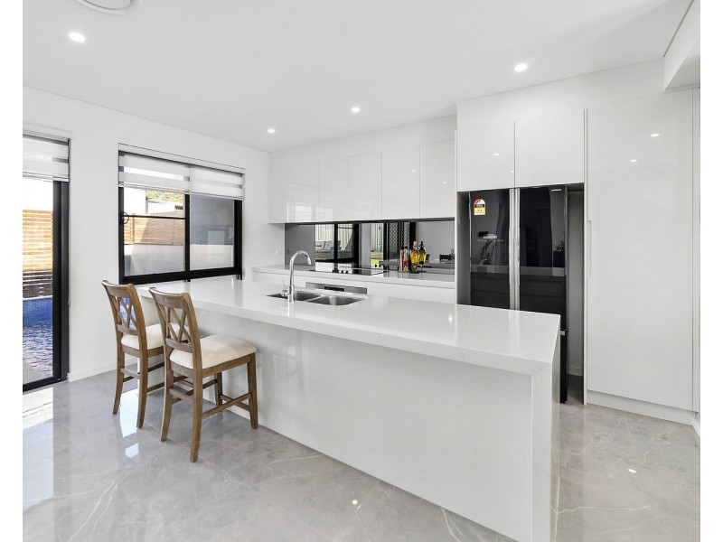 4 Burbank Avenue, East Hills NSW 2213