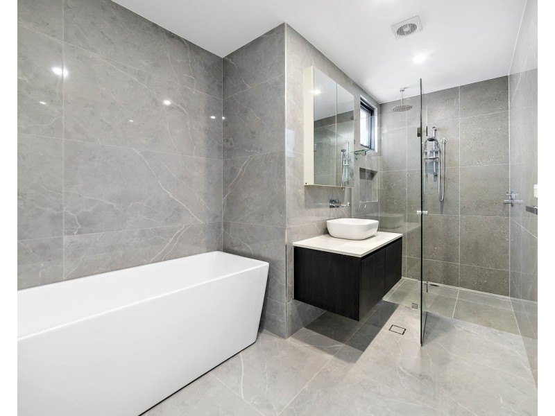 4 Burbank Avenue, East Hills NSW 2213