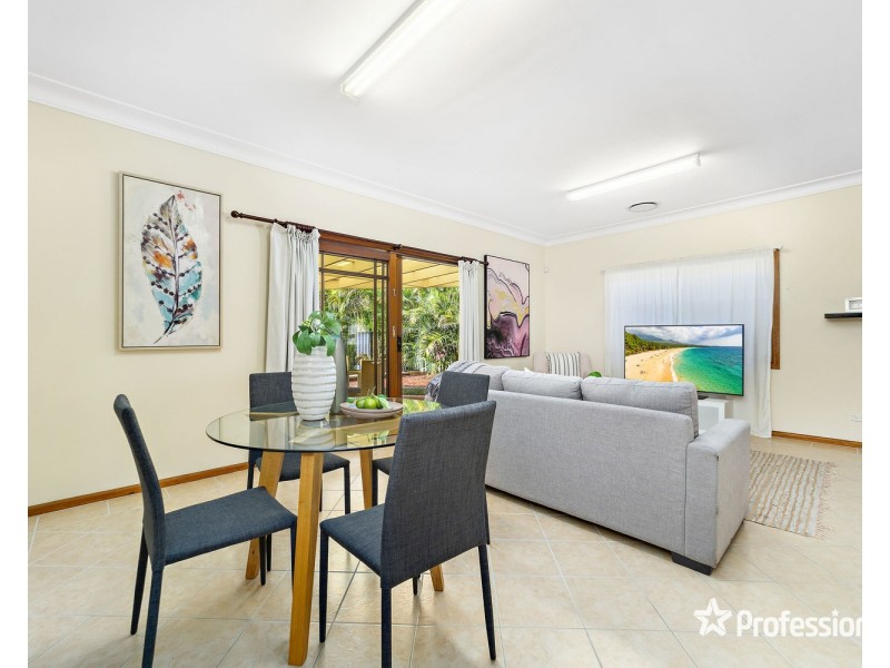 12 Austin Boulevard, Picnic Point NSW 2213