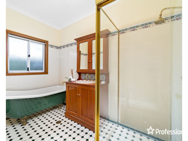 12 Austin Boulevard, Picnic Point NSW 2213