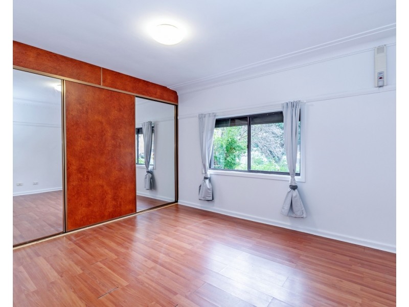 1 Swan St, Revesby NSW 2212