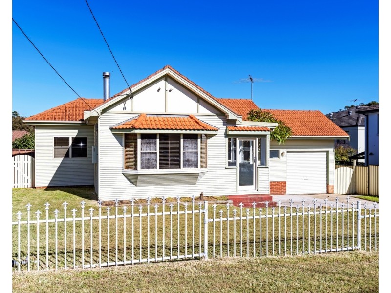 1 Alamein Road, Revesby Heights NSW 2212