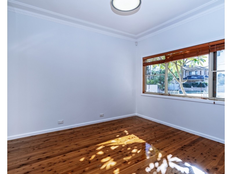 1 Alamein Road, Revesby Heights NSW 2212