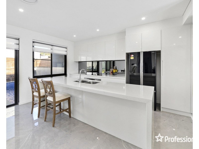 4 Burbank Avenue, East Hills NSW 2213