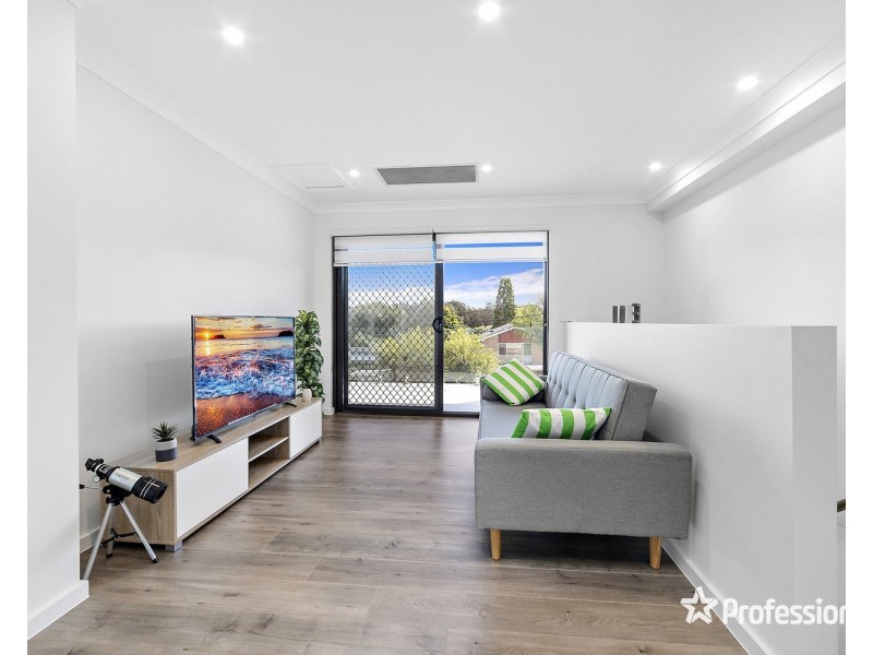 4 Burbank Avenue, East Hills NSW 2213