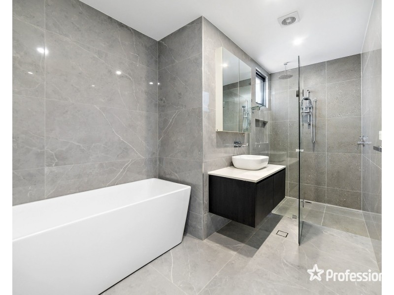 4 Burbank Avenue, East Hills NSW 2213