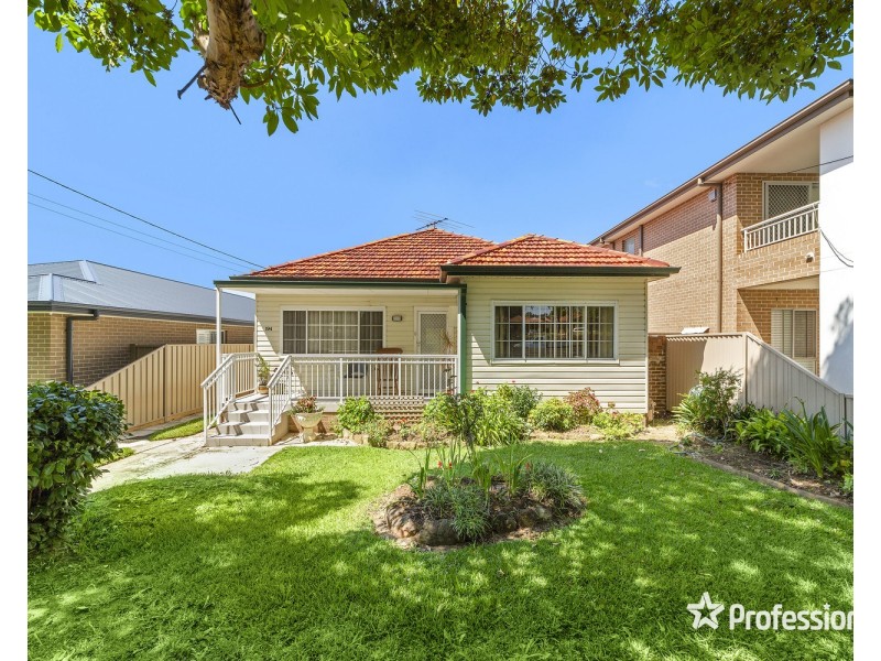 194 Gibson Avenue, Padstow NSW 2211