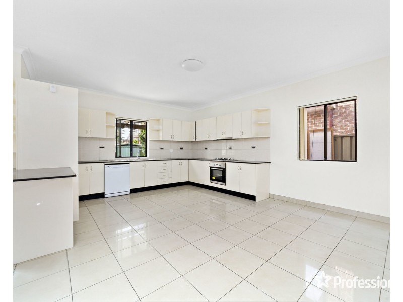 24 Henry Lawson Drive, Peakhurst NSW 2210
