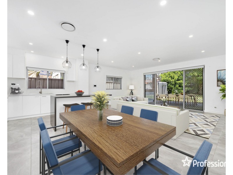 9 Henry Lawson Drive, Peakhurst NSW 2210