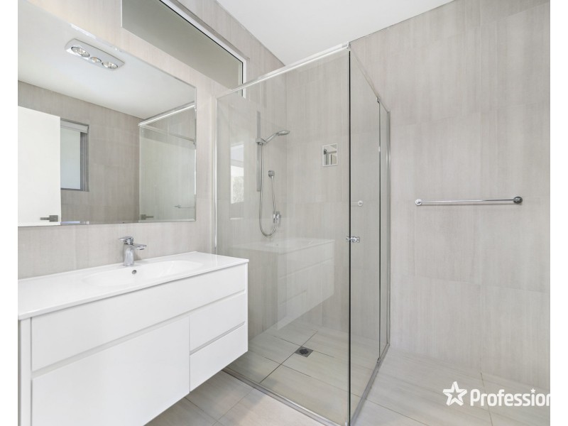 9 Henry Lawson Drive, Peakhurst NSW 2210