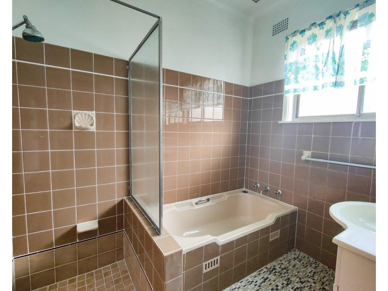 63 Kennedy Street, Picnic Point NSW 2213