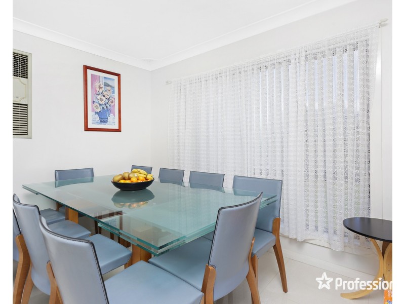 32 Seidel Avenue, Picnic Point NSW 2213