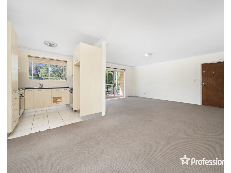 4/49 Maclaurin Avenue, East Hills NSW 2213