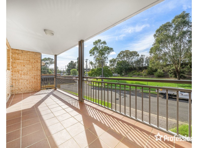 4/49 Maclaurin Avenue, East Hills NSW 2213