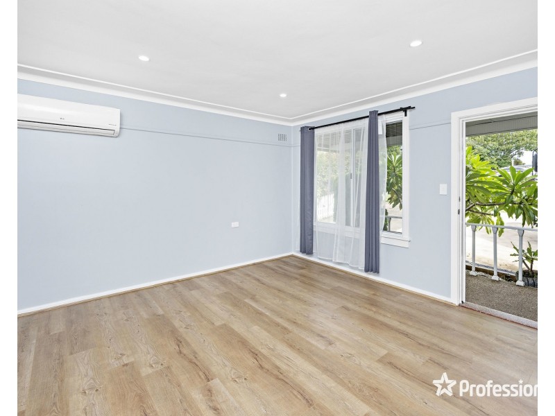 213 Davies Rd, Padstow NSW 2211