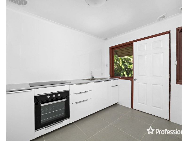 212 The Parkway, Bradbury NSW 2560