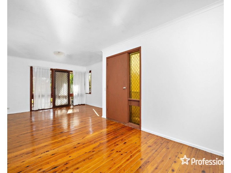 212 The Parkway, Bradbury NSW 2560