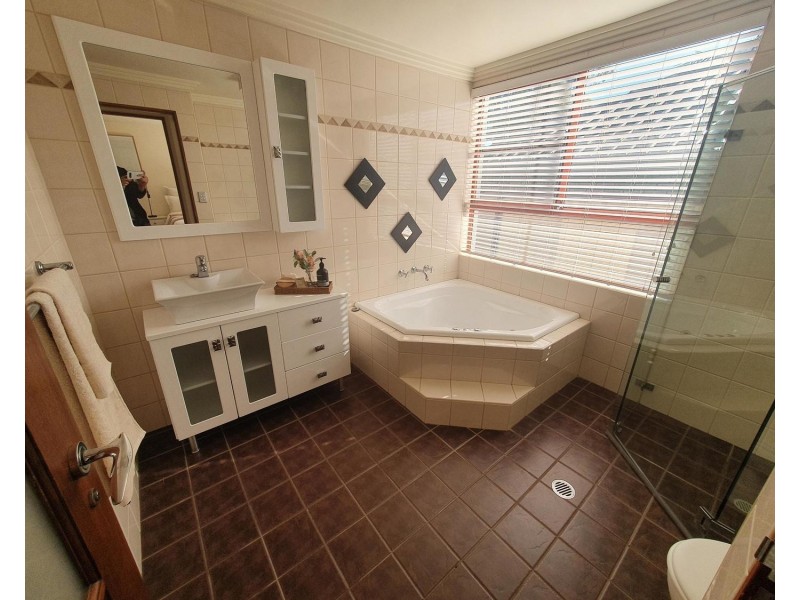 48 Apex Avenue, Picnic Point NSW 2213