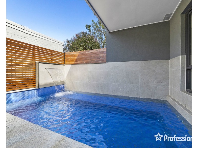 4 Burbank Avenue, East Hills NSW 2213