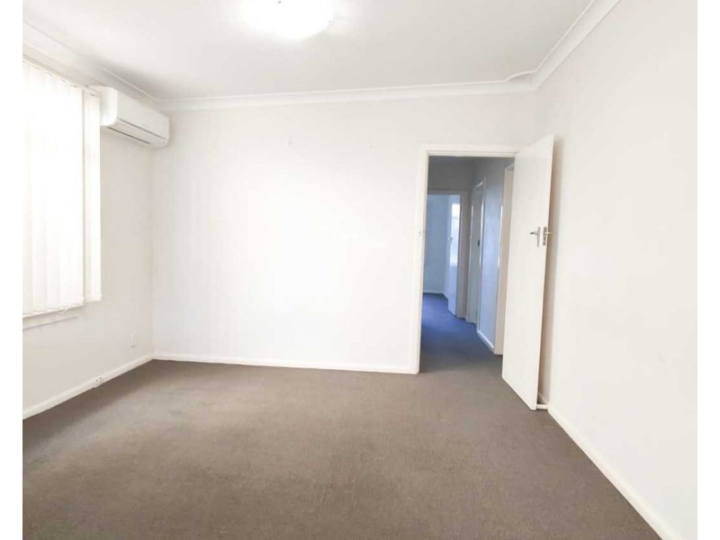 1/171 Lambeth St, Picnic Point NSW 2213