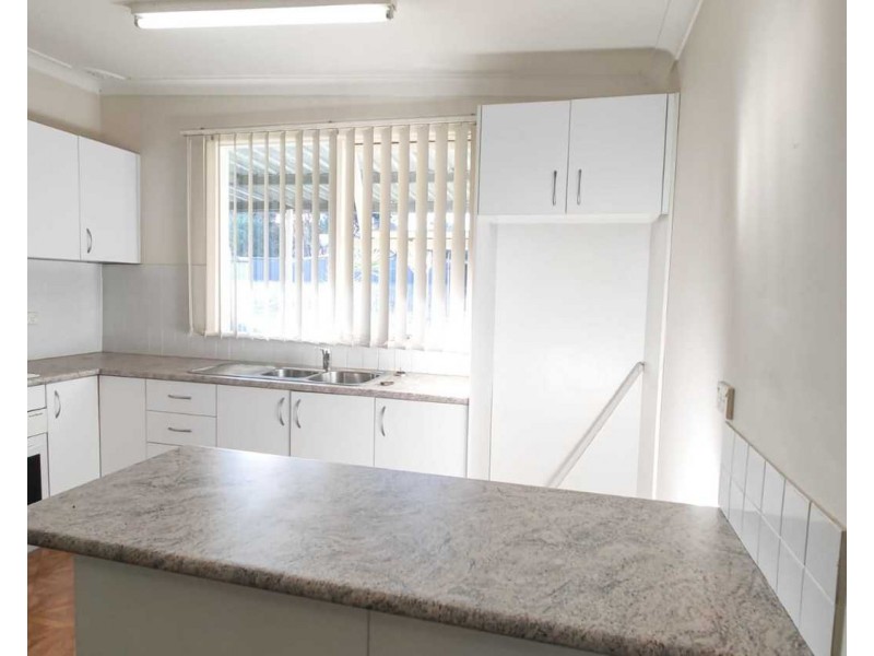 1/171 Lambeth St, Picnic Point NSW 2213