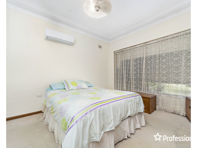 875 Henry Lawson Drive, Picnic Point NSW 2213