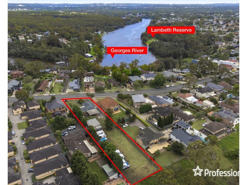 875 Henry Lawson Drive, Picnic Point NSW 2213