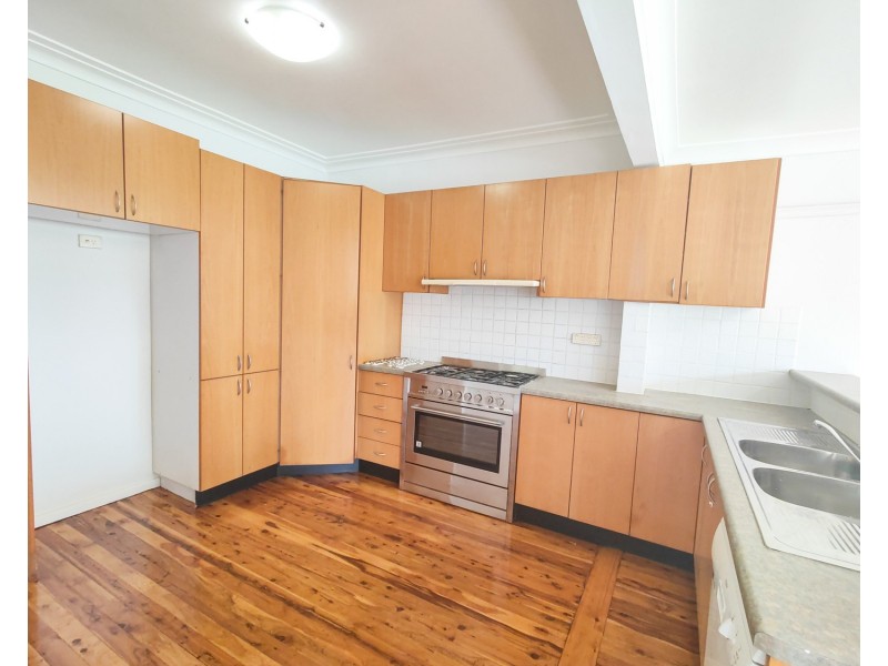 52 Thomas Street, Picnic Point NSW 2213