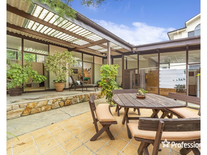 579 Henry Lawson Drive, East Hills NSW 2213