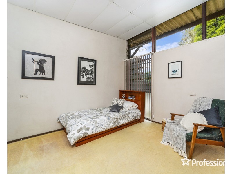 579 Henry Lawson Drive, East Hills NSW 2213