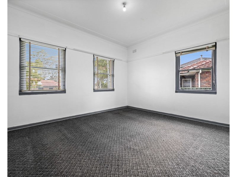 29 Montgomery Avenue, Revesby NSW 2212