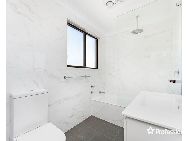 69 Burbank Avenue, Picnic Point NSW 2213