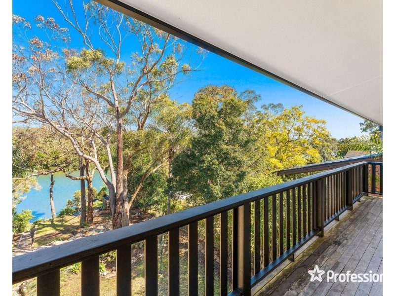 69 Burbank Avenue, Picnic Point NSW 2213