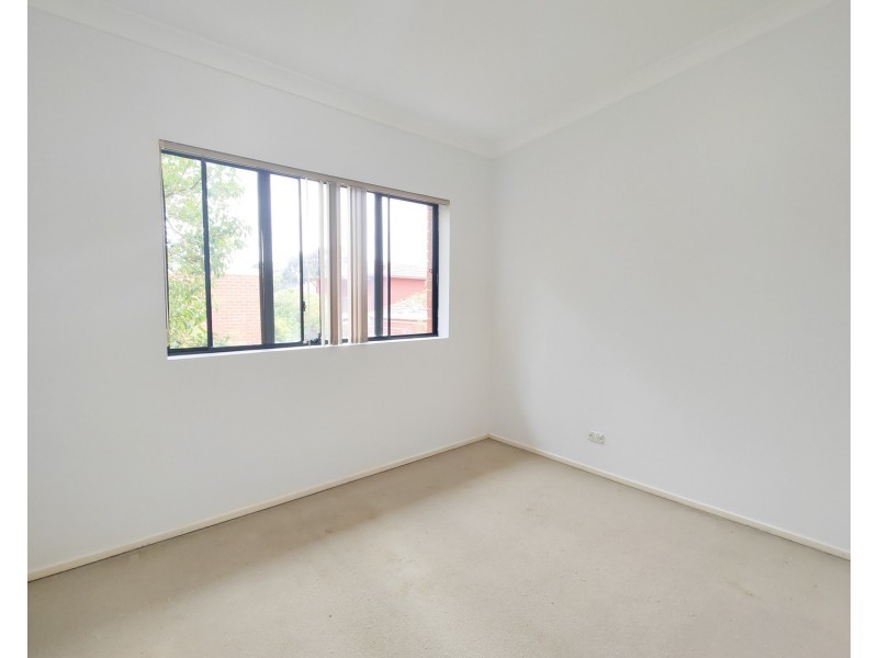 1/68 Davies Road, Padstow NSW 2211