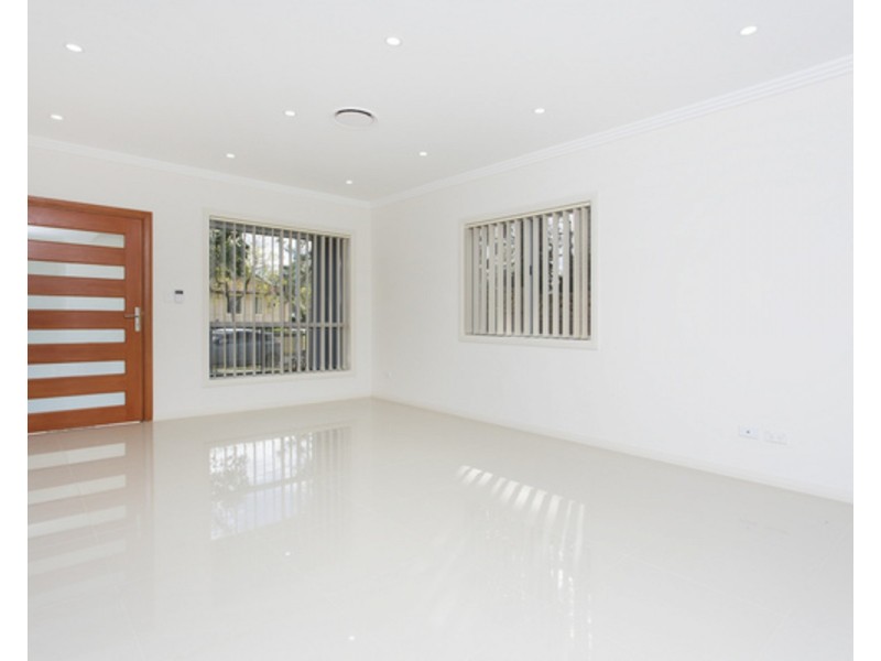 1A Hodgkinson Crescent, Panania NSW 2213