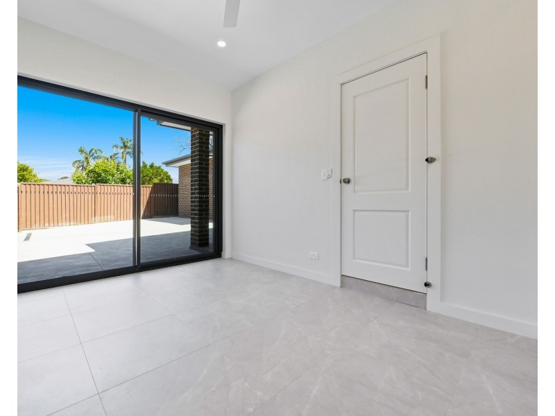 2/35 Astley Avenue, Padstow NSW 2211