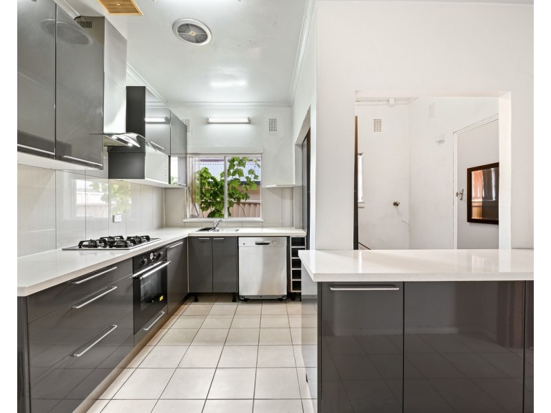 18 Wyreema Avenue, Padstow NSW 2211