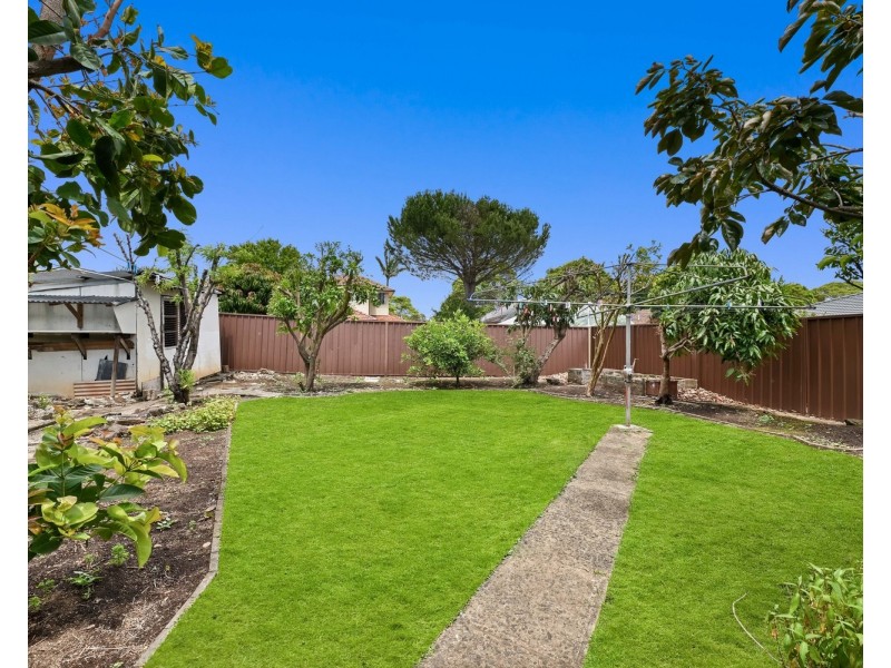 18 Wyreema Avenue, Padstow NSW 2211