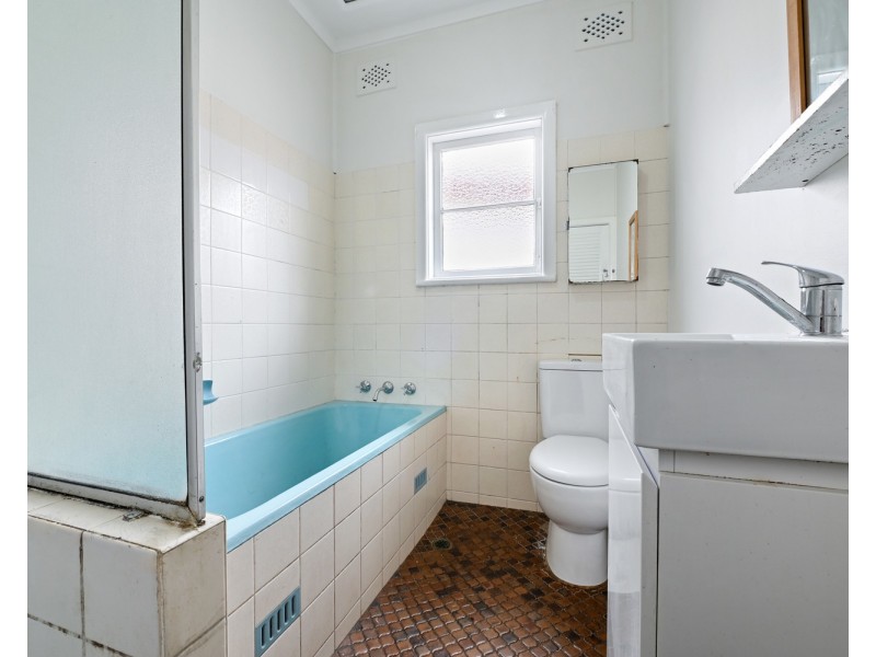 10 Snowsill Avenue, Revesby NSW 2212