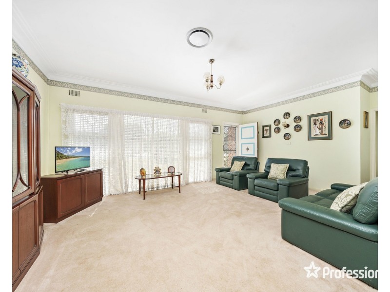 2 Lillian Crescent, Revesby NSW 2212