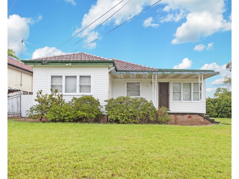 2 Mahnken Avenue, Revesby NSW 2212