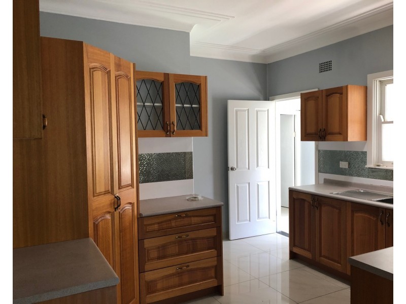 2 Mahnken Avenue, Revesby NSW 2212