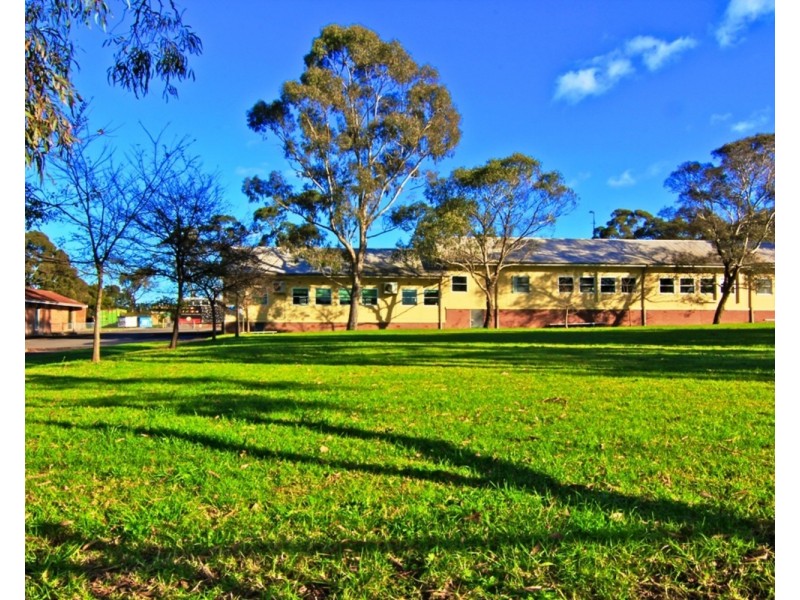 2/100 Park Road, East Hills NSW 2213