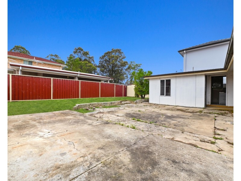 4 Lehn Road, East Hills NSW 2213