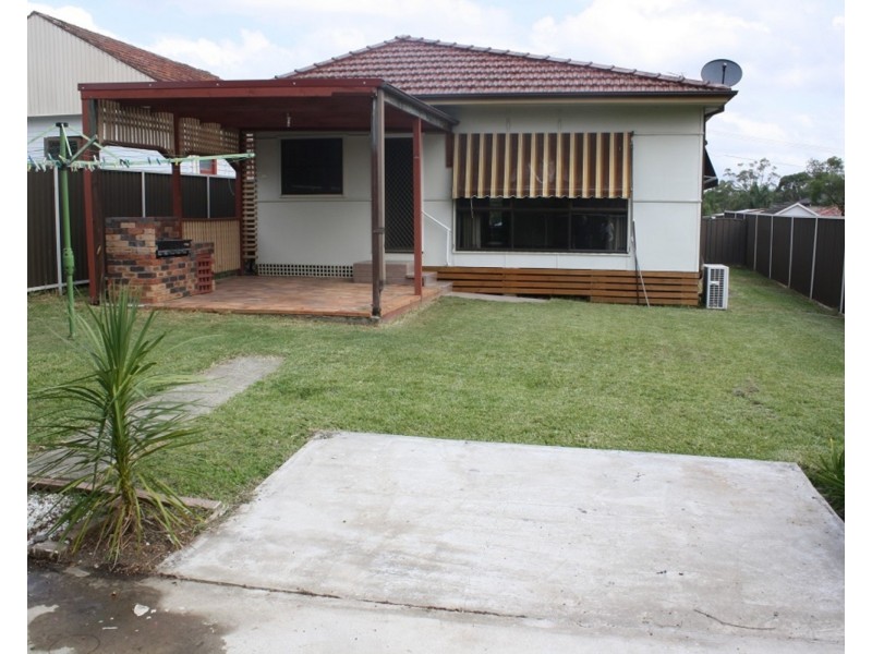 40 Kelvin Parade, Picnic Point NSW 2213