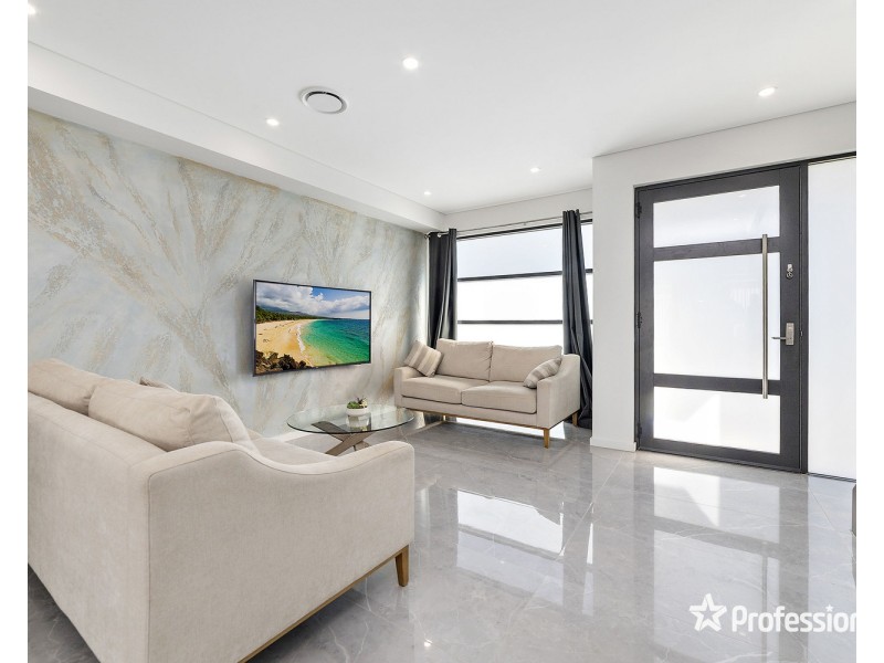 4 Burbank Avenue, East Hills NSW 2213