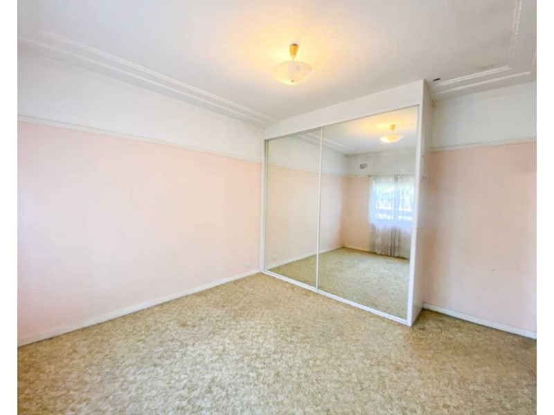 32 Central Road, Beverly Hills NSW 2209