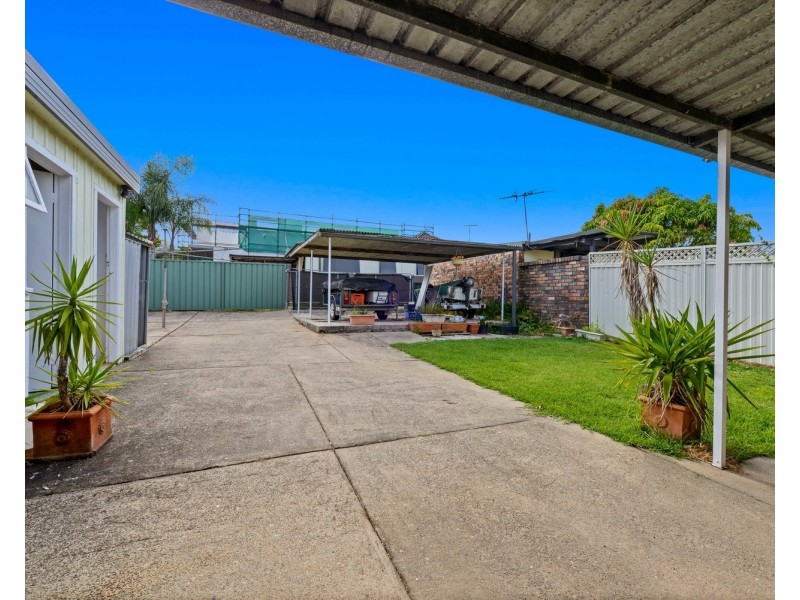 2/171 Lambeth Street, Picnic Point NSW 2213