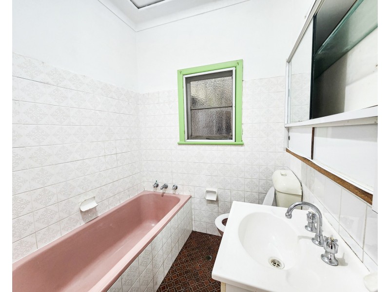 5 Lesley Avenue, Revesby NSW 2212