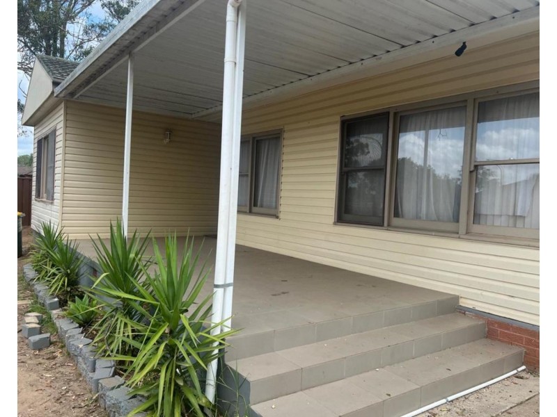 123 Parliament Road, Macquarie Fields NSW 2564